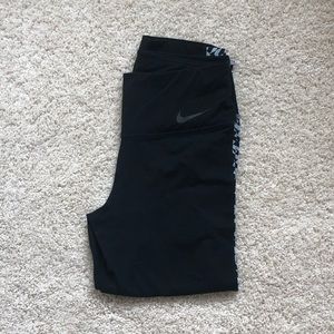 3/4 length Nike leggings